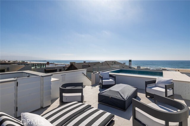 Building Photo - 2428 The Strand