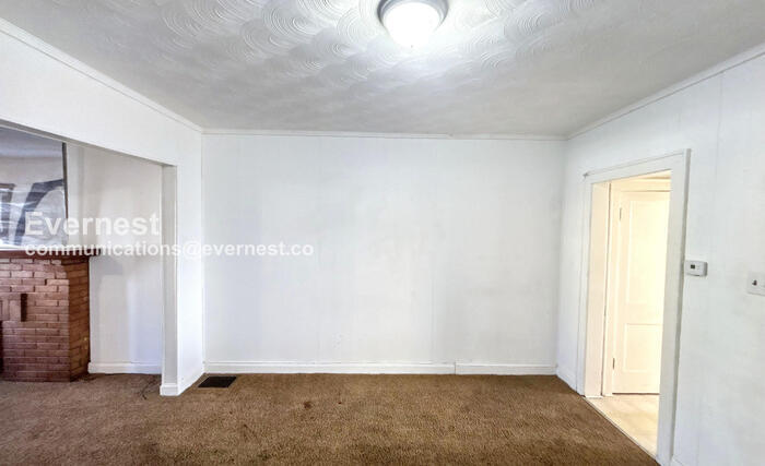 Building Photo - 661 S Burgess Ave