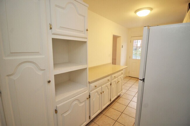 Building Photo - Lovely Towson 3bd/2ba Rowhome w/ CAC & W/D...