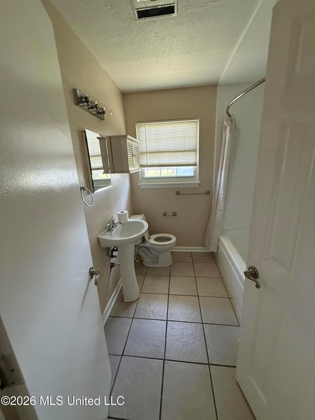 Building Photo - 405 McGuire Cir