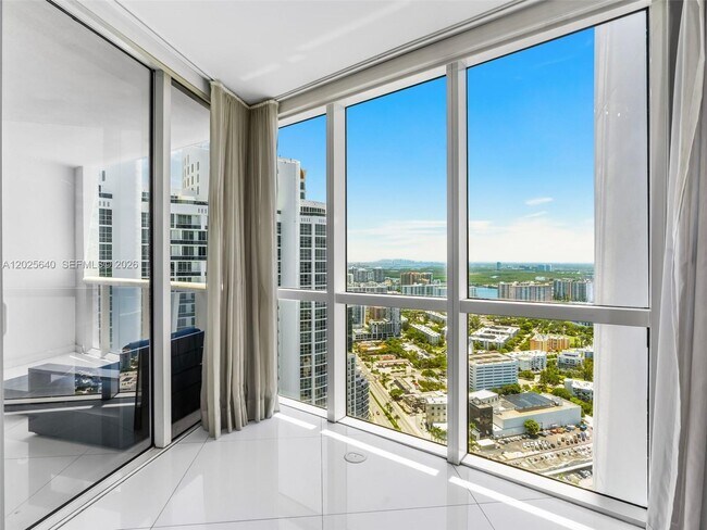 Building Photo - 18201 Collins Ave