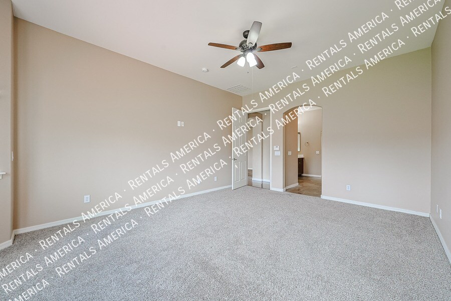 Building Photo - 14712 W Edgemont Ave