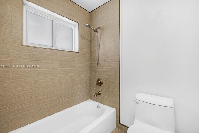Building Photo - 2045 SW 125th Ct