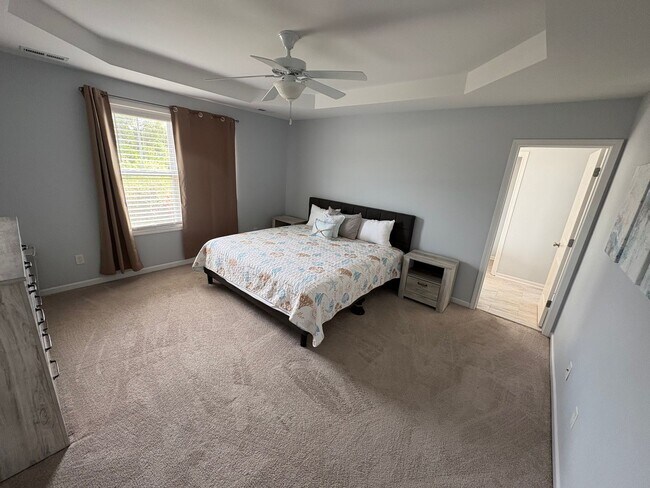 Building Photo - 3bd/2.5ba home with flexible Lease Length