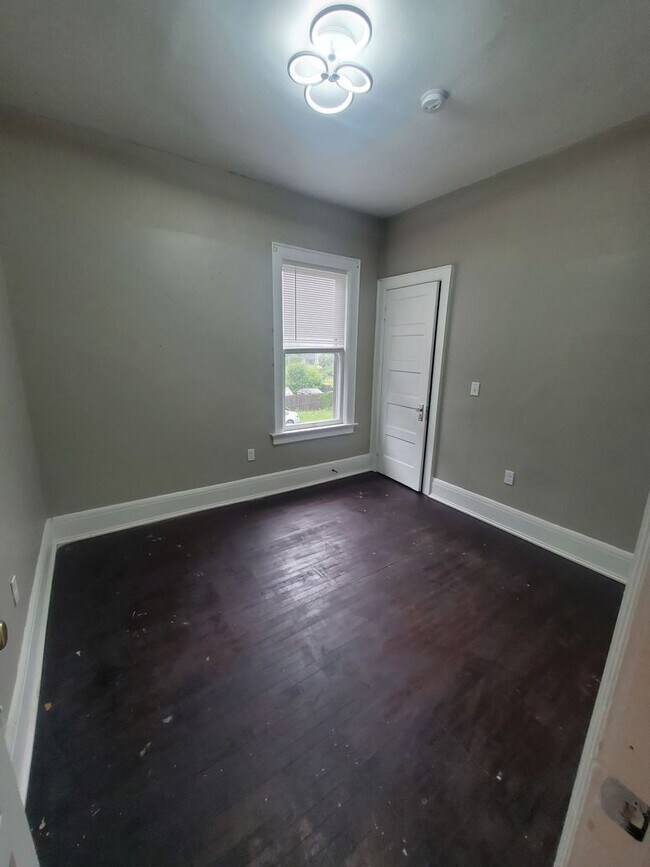 Building Photo - 2516-2518 N 12th St. (Duplex)