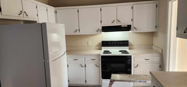 Building Photo - 123 Keystone Plz