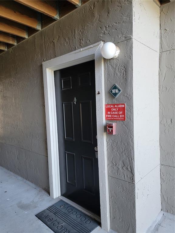 Building Photo - 3705 SW 27th St