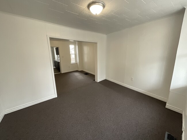 Building Photo - 724 Glen Pl