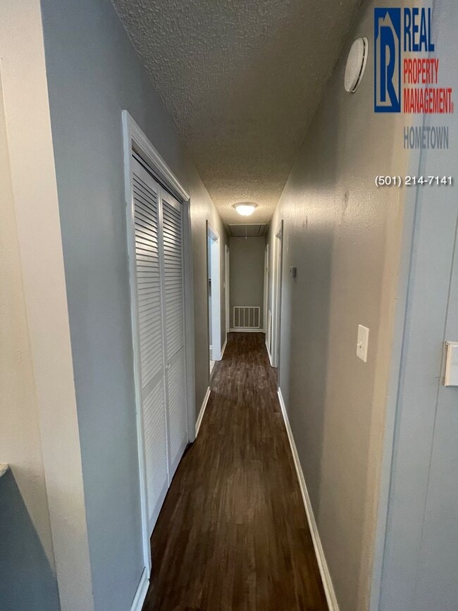 Building Photo - 2712 Carywood Dr