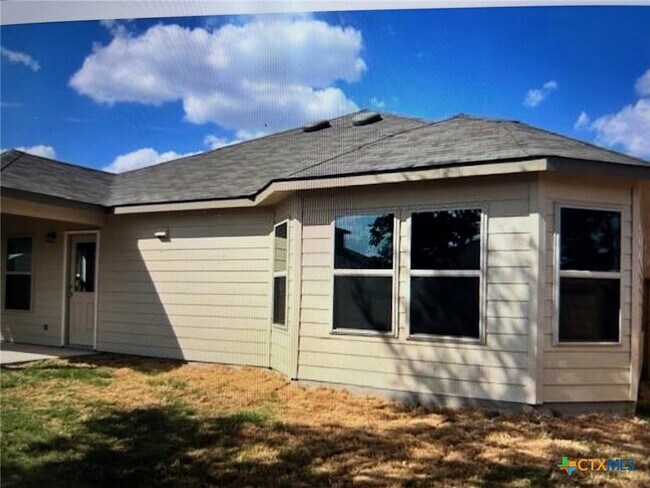 Building Photo - 1109 Elm Fall