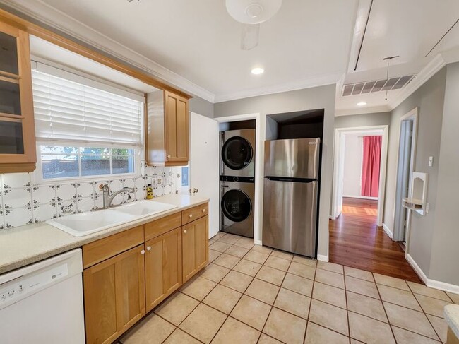 Building Photo - 4414 Merrell Rd