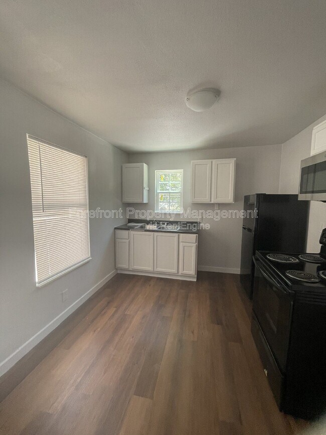 Building Photo - 4818 Monterey St