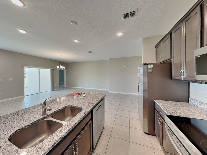 Building Photo - 1130 Lone Palm Wy