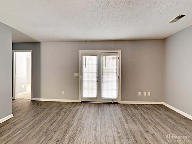 Building Photo - 133 Riverwalk Ct