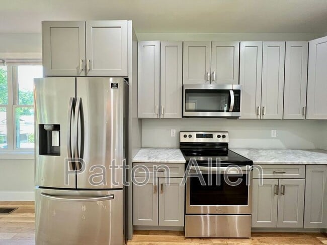 Building Photo - 308 London Rd