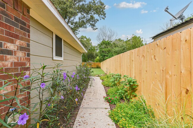 Building Photo - 5703 Alpine Heights Dr