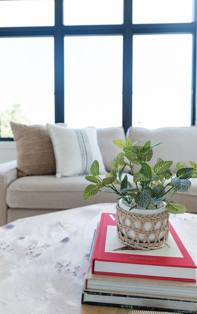 Building Photo - 319 Wilmot Rd