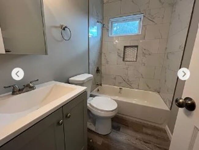 Building Photo - 44 Farnham Ave