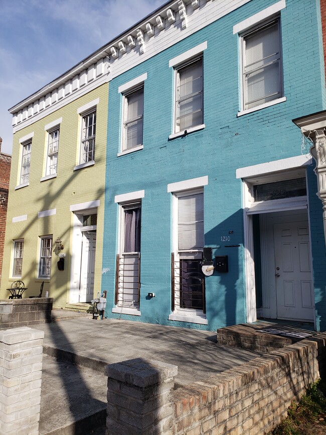 Primary Photo - 1212 West Cary St