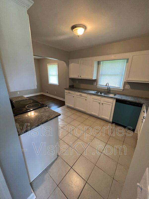 Building Photo - 2512 Accasia Dr