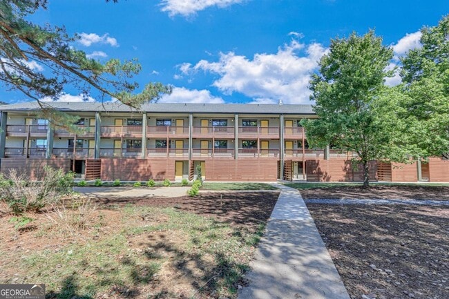 Building Photo - 710 Jesse Jewell Pkwy SE