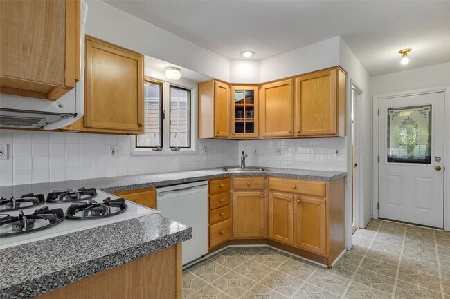 Building Photo - 640 S Sappington Rd