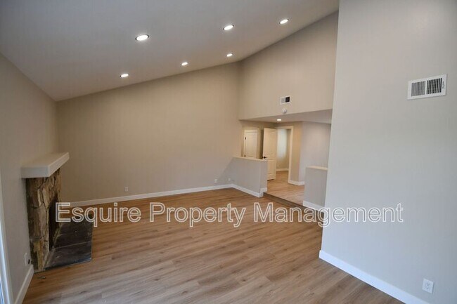 Building Photo - 3621 Miramar Way