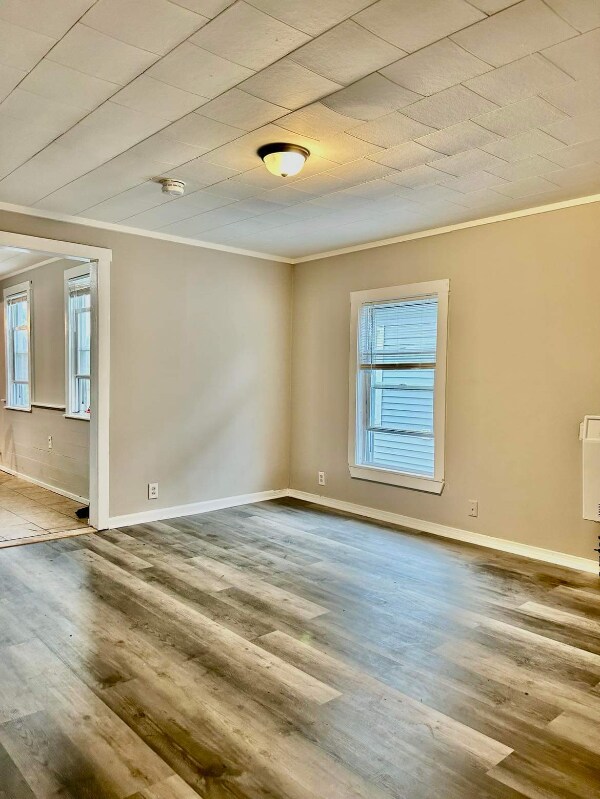 Building Photo - 900 Lakeview Ave