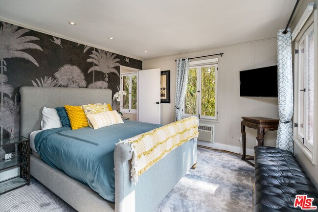 Building Photo - 2066 Glencoe Way