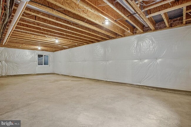 Building Photo - 408 Kosmill Dr