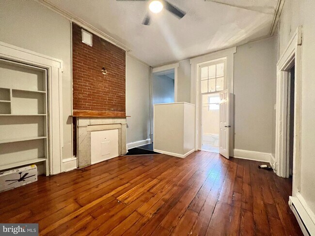 Building Photo - 735 Spruce St