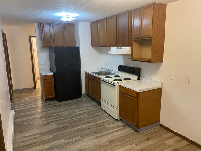 Primary Photo - 437 Sumner St