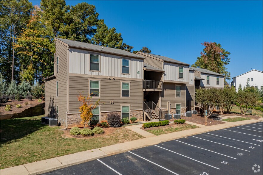 Building Exterior - Wildwoods of Lake Johnson