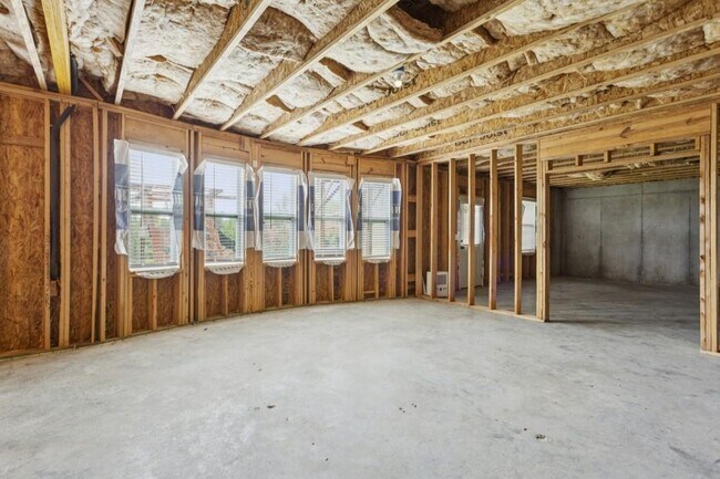 Building Photo - 1564 Brunswick St