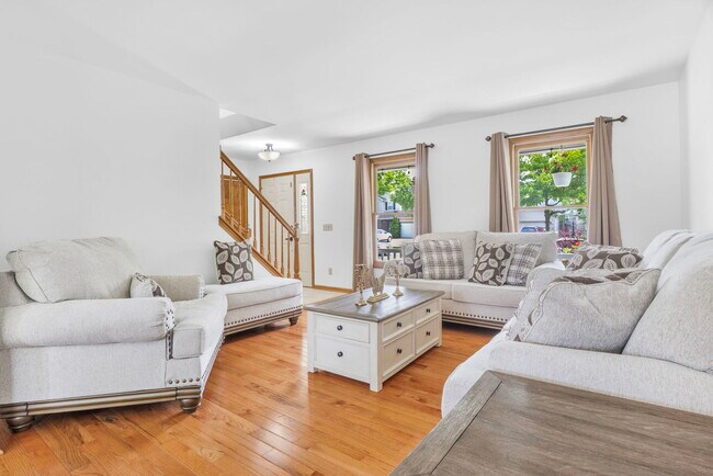 Building Photo - 5207 Sunmeadow Dr