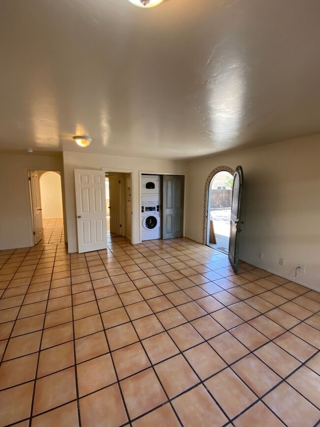 Building Photo - 6636 Del Playa Dr