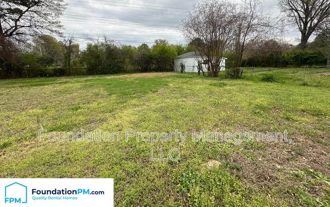 Building Photo - 1645 Kilarney Ave