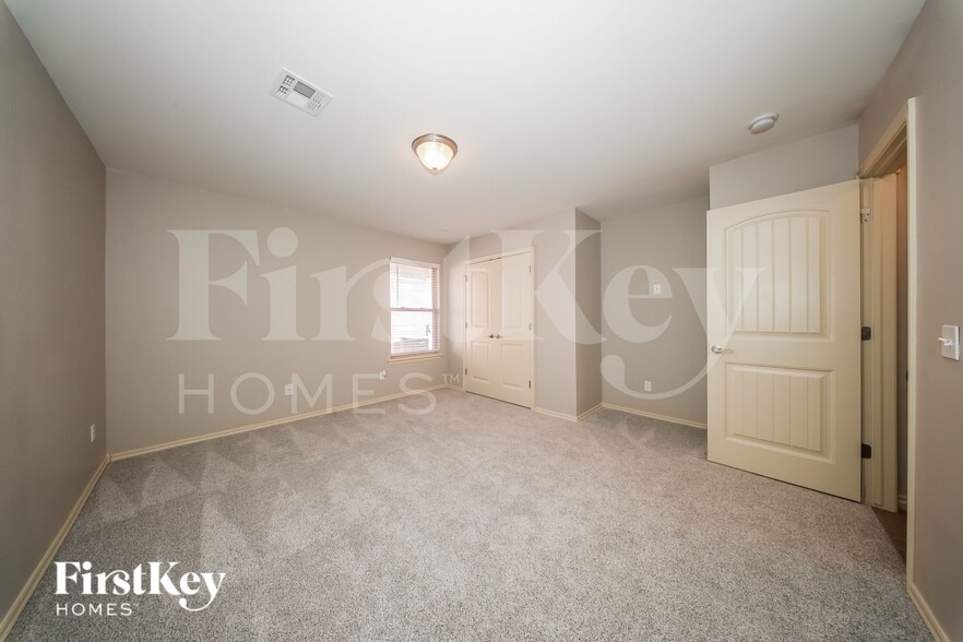 Building Photo - 3100 Carnoustie Dr