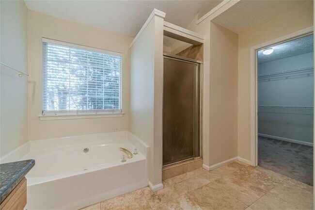 Building Photo - 934 Dominion Walk Dr SW