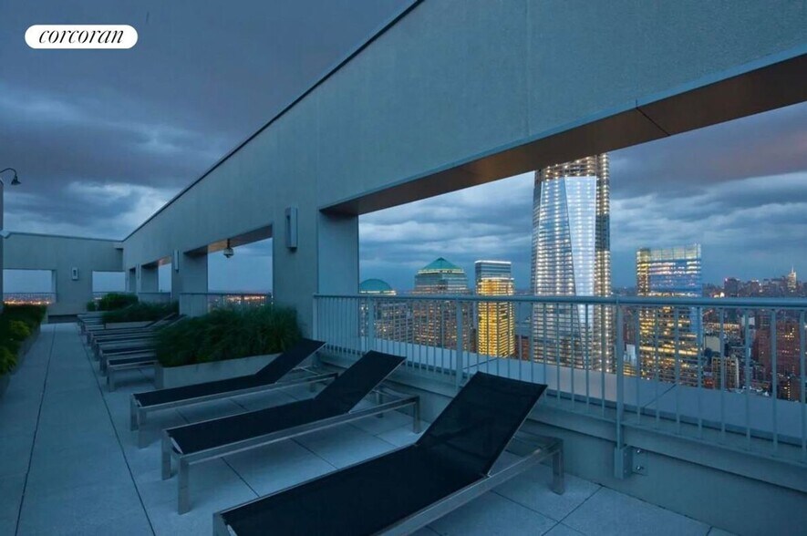 Building Photo - 123 Washington St