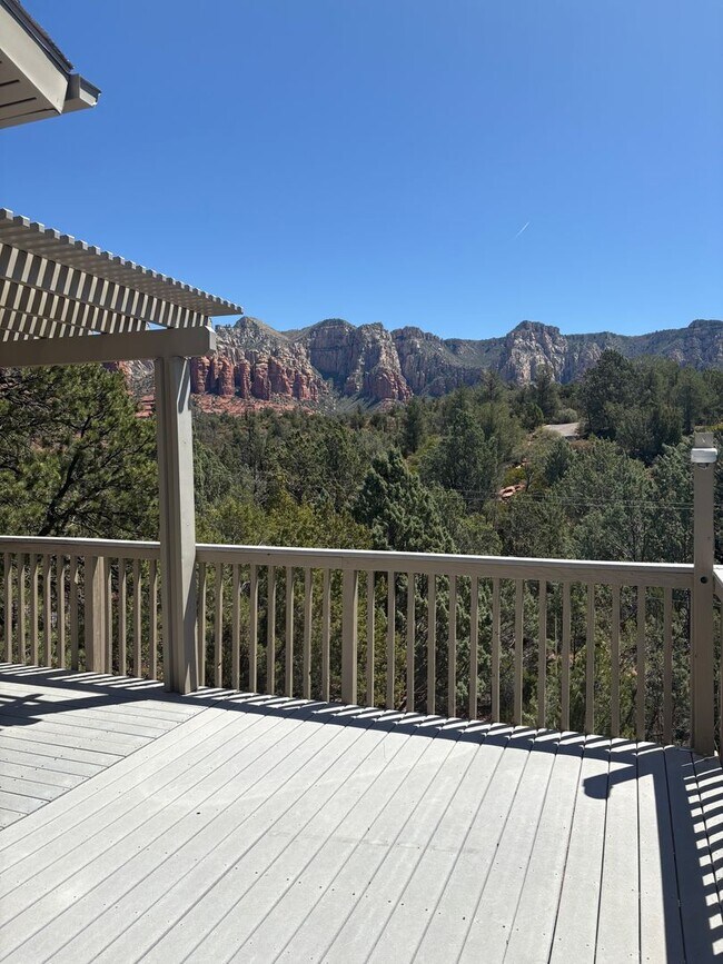 Building Photo - Unfurnished, 1-year long-term rental, Procure Only