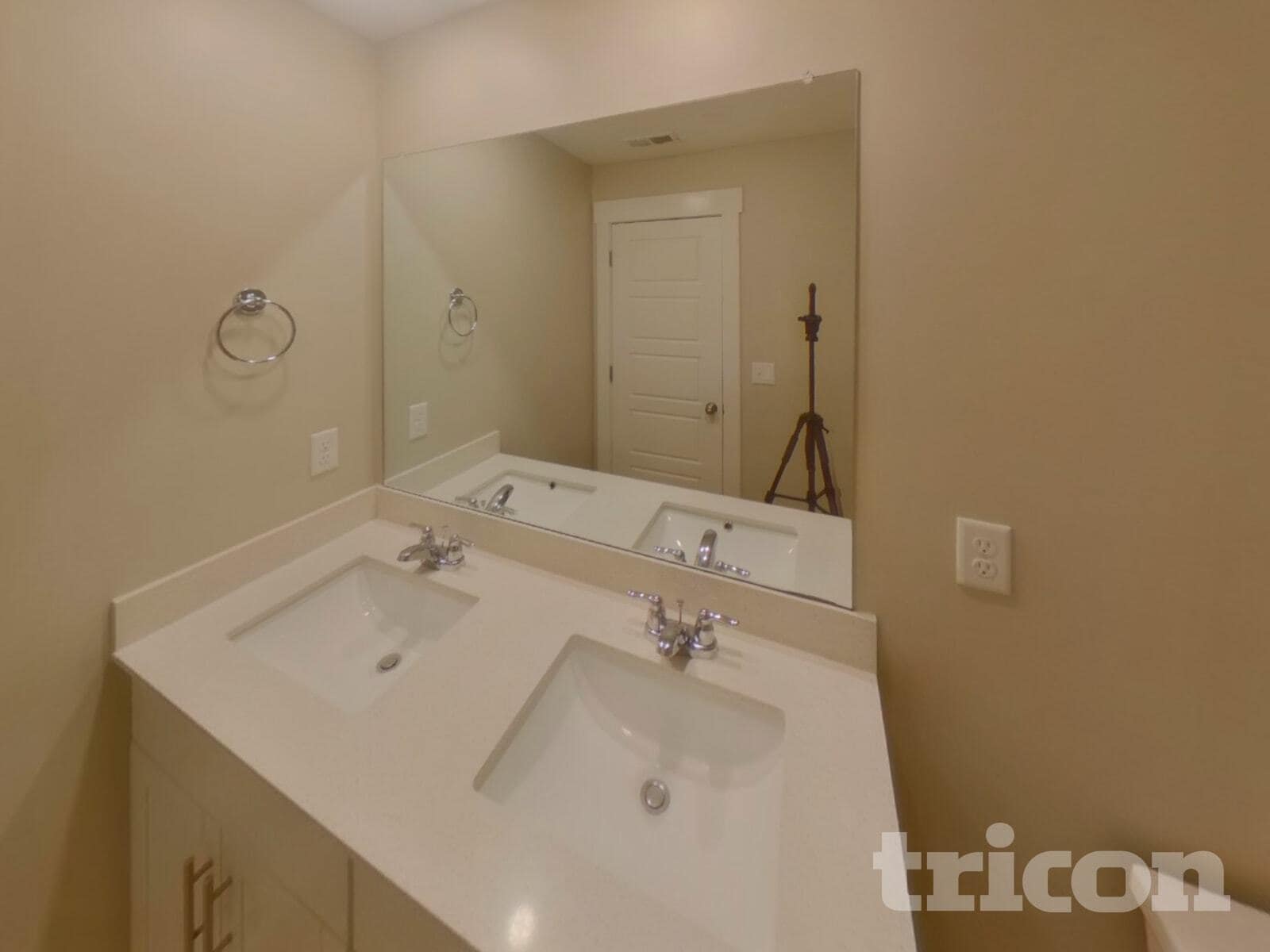 Building Photo - 1610 Lannister Ave