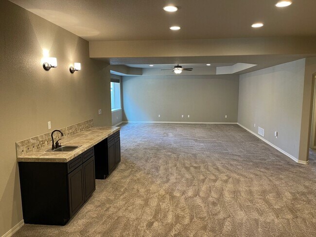 Building Photo - AMAZING TOWNHOME RIGHT OFF NORTH GATE CLOSE TO AFA & MONUMENT!!!!!!