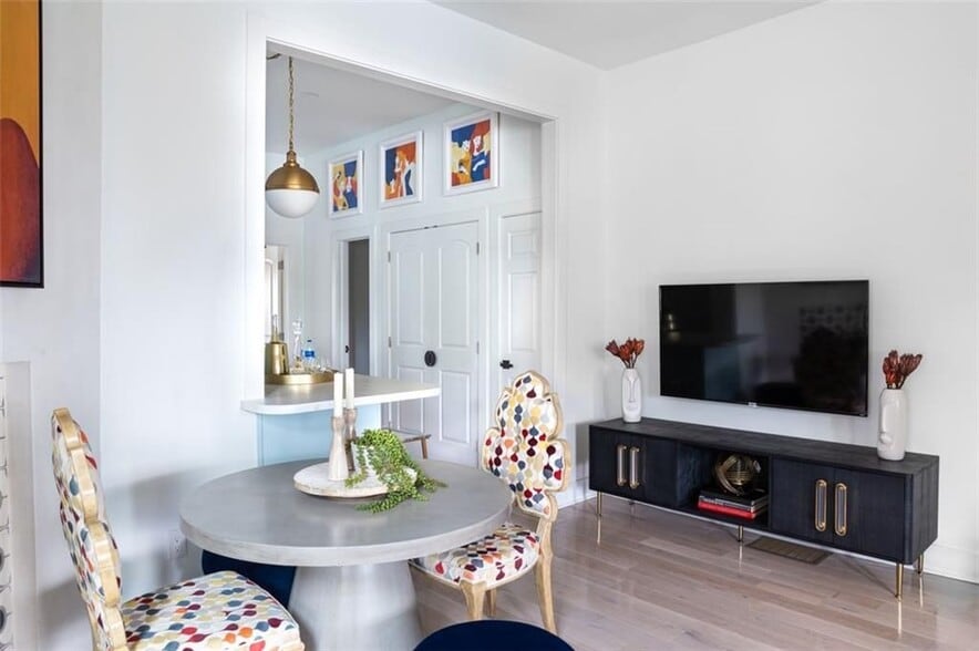 Building Photo - 724 Charles Allen Dr NE