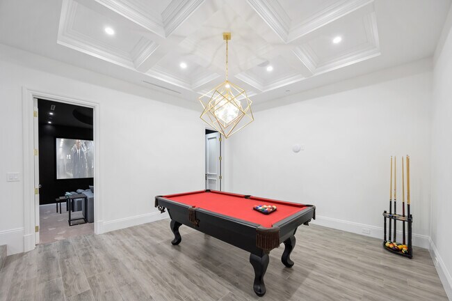 Building Photo - 517 N Camden Dr