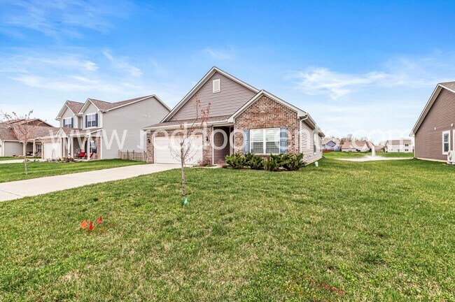 Building Photo - Family-Friendly Fortville Living