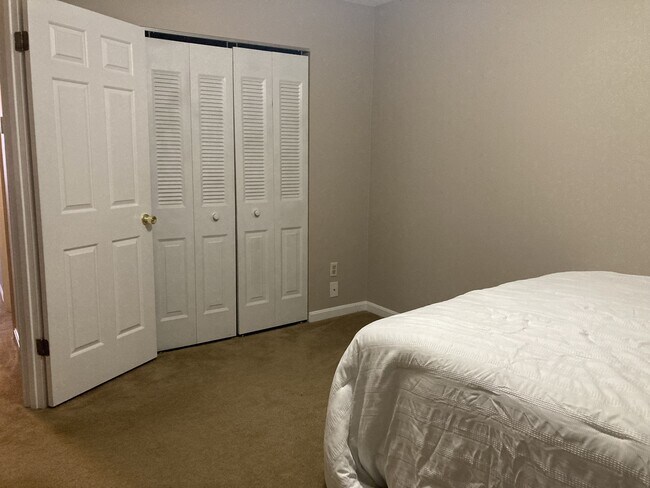 Building Photo - 3502 Scotland Rd