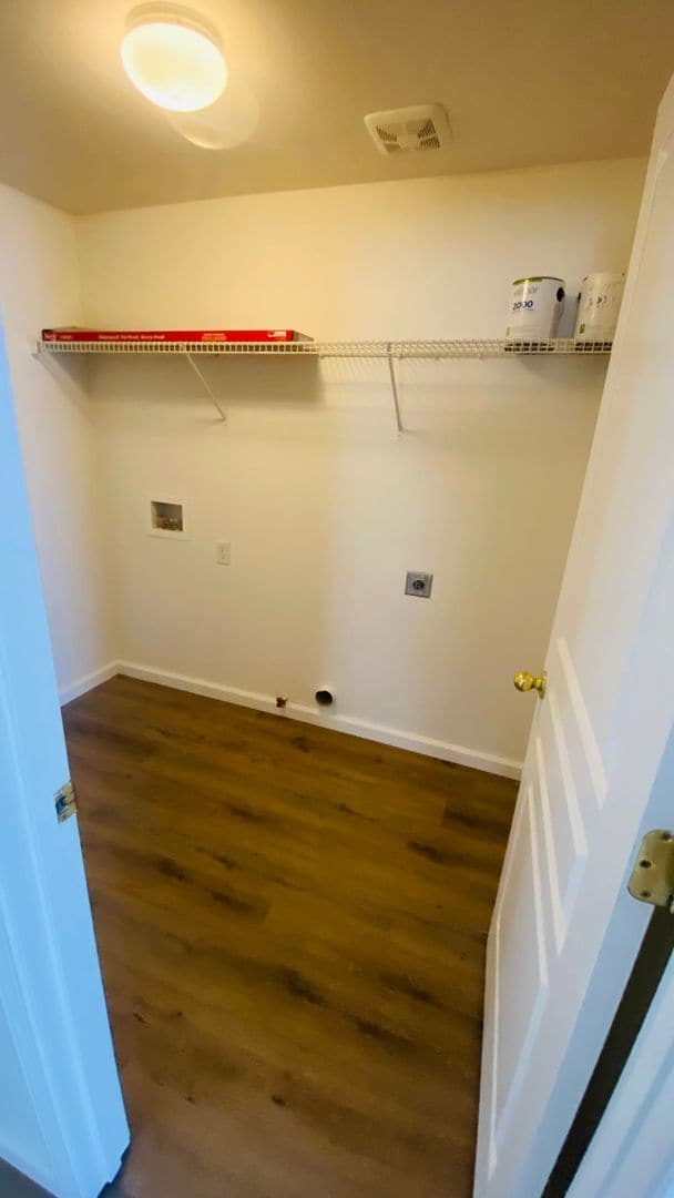 Building Photo - Gorgeous Remodeled Spacious 4 bedroom