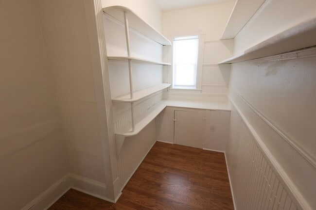 Building Photo - 421 Seaver St