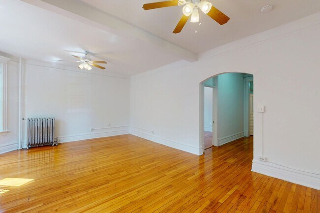 Floorplan - 5401-5403 S. Woodlawn Avenue